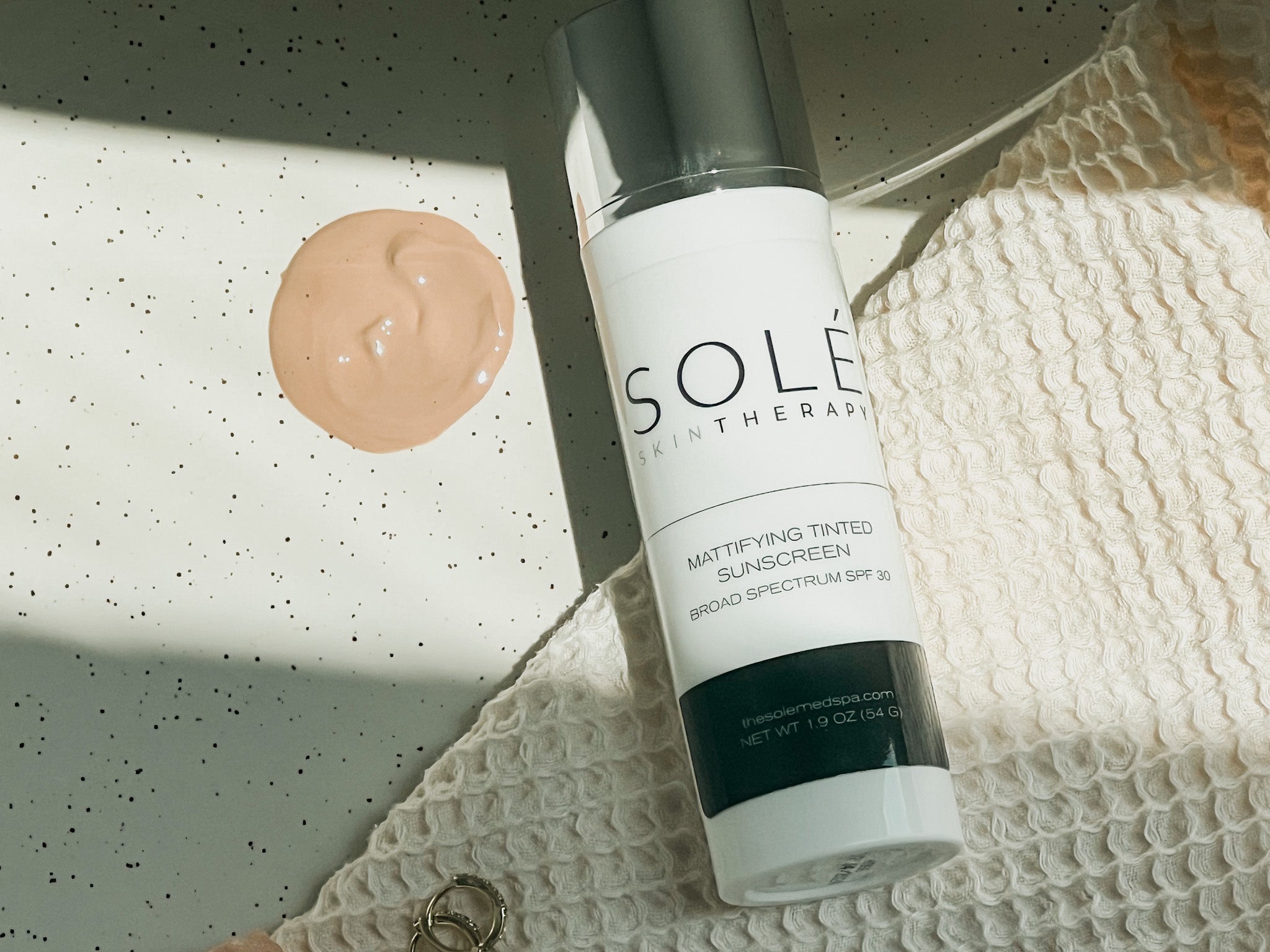 Solé Mattifying Tinted Sunscreen