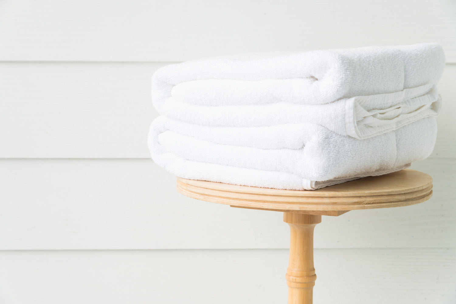 towel bath wood table