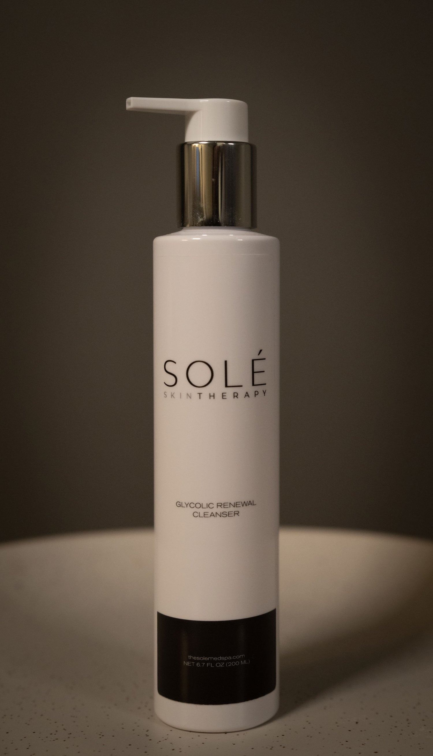 Solé Glycolic Renewal Cleanser